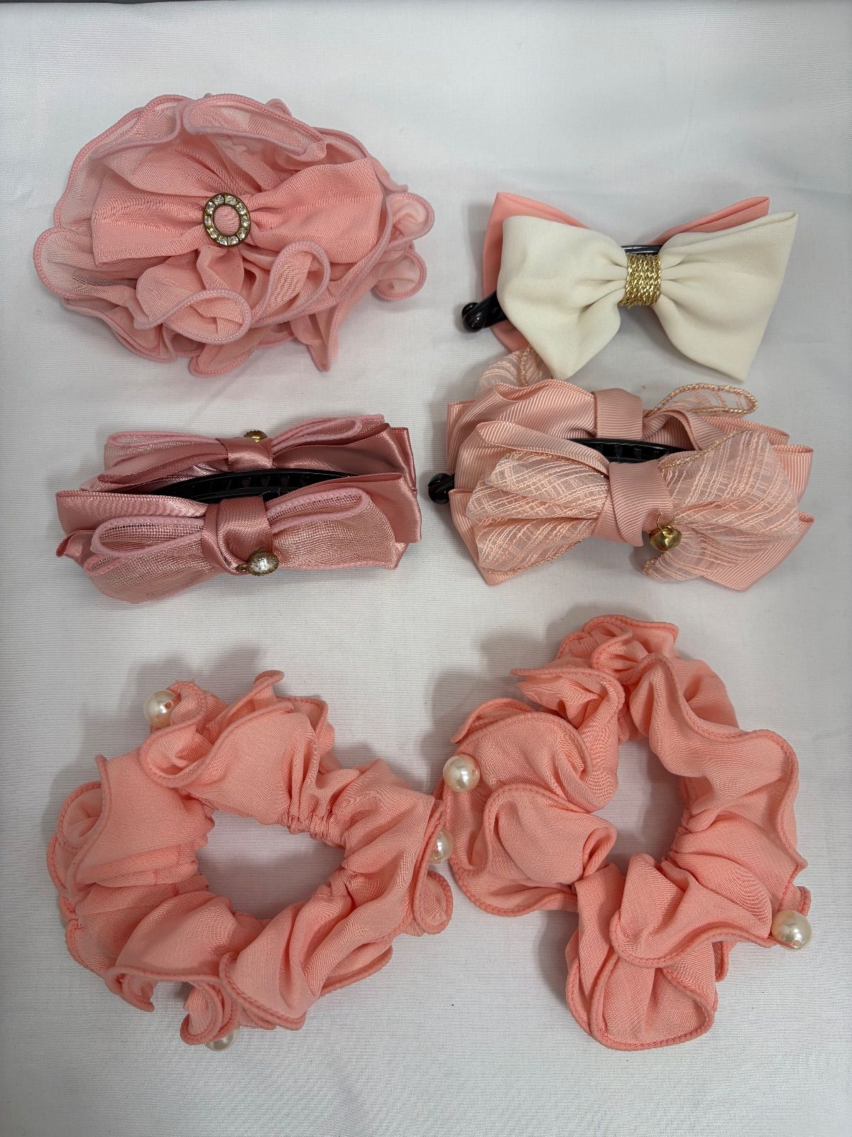 ☆新品未使用☆ ピンク リボンバナナクリップ 4個 シュシュ2個 - メルカリ