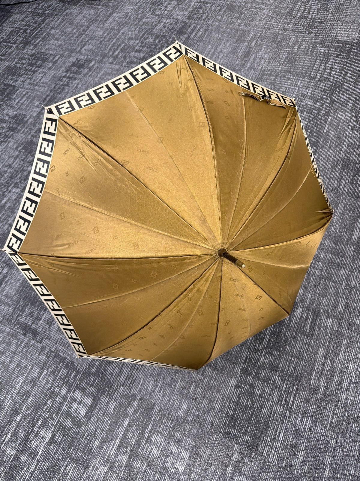 FENDI フェンディ 長傘 ズッカ柄 FF イタリア製 雨傘 - メルカリ