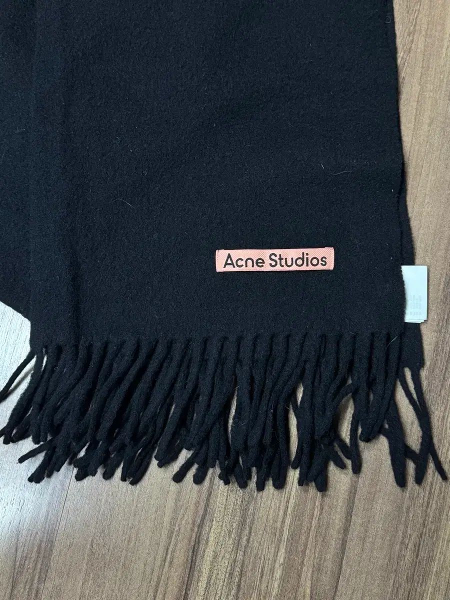 Acne Studios マフラー ブラック - メルカリ