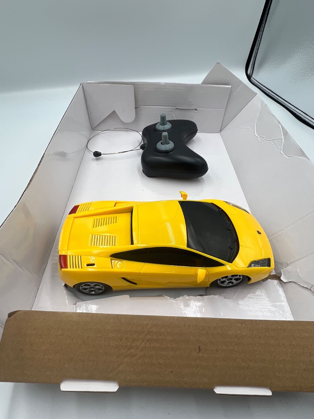 ◾️ランボルギーニ ガヤルド ラジコンカー（イエロー） FULL FUNCTION