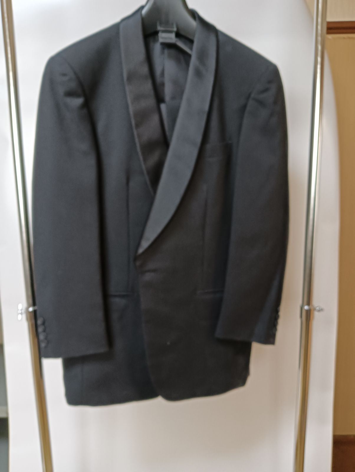 結婚式やパーティーに 黒のタキシード フォーマル礼服