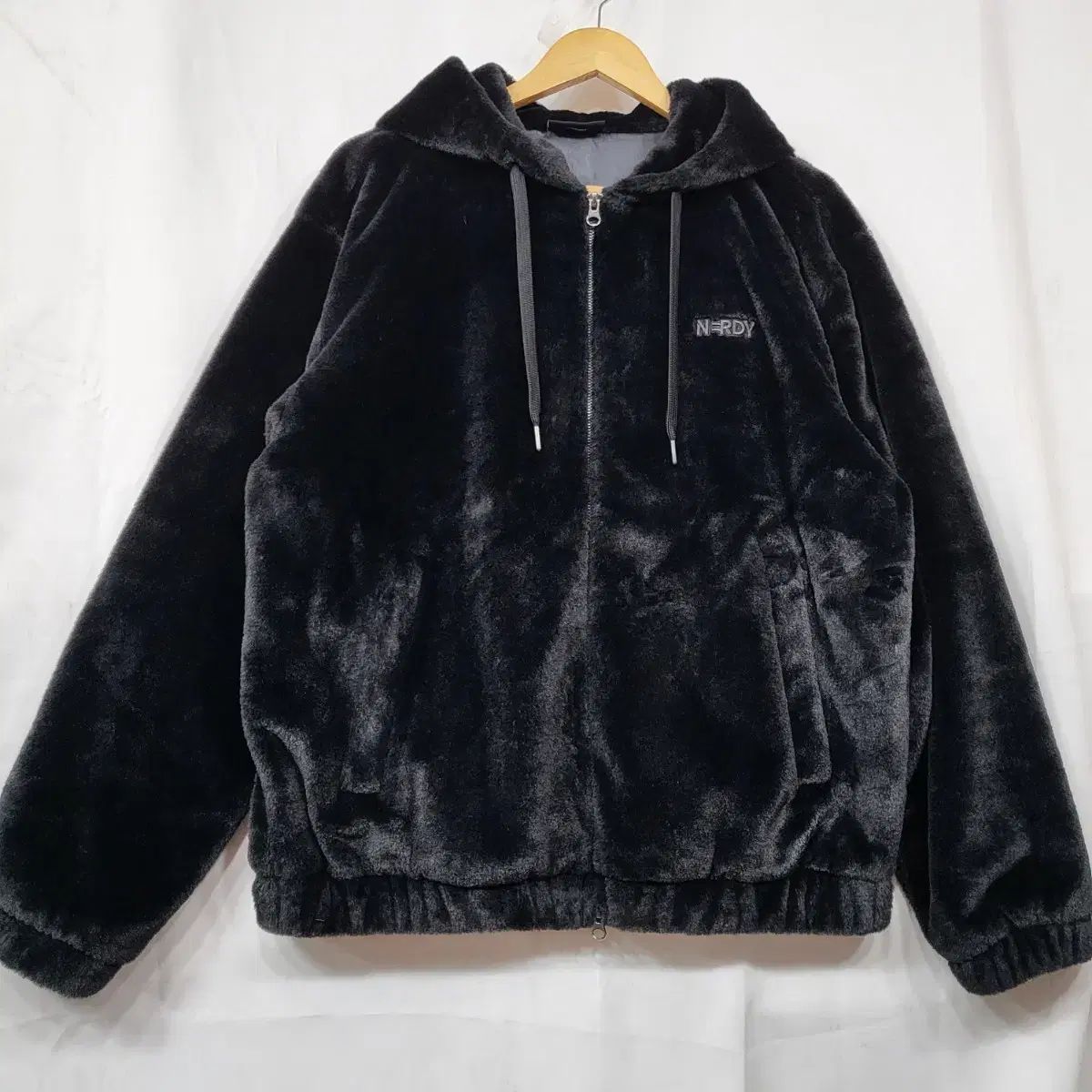 ノルディ NERDY ブラック ファー フーディー ジップアップ - メルカリ