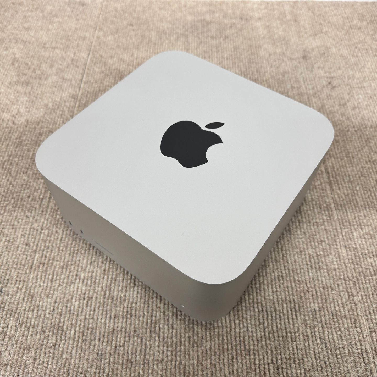 Apple Mac Studio M 2 Ultra 2025 A 2901 64 GB SSD 1 TB 60コア Tahoe 26 スーパードライブ付き 1379 MC 098