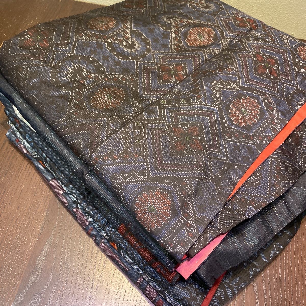 まとめ売り】正絹大島紬7枚 リメイク素材 ハンドメイド向け - メルカリ