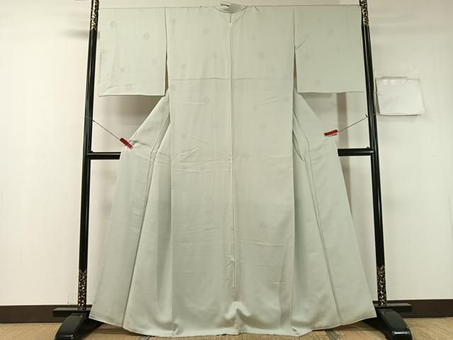 平和屋着物 上質な色無地 菊地紋 薄雲鼠色 ますいわ屋扱い 正絹 vp