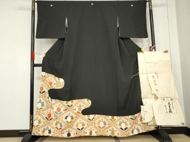 平和屋着物●銀座　志ま亀　黒留袖　駒刺繍　桐文　金彩　たとう紙付き　正絹　逸品　AABE0049cs 平和屋着物○銀座 志ま亀 黒留袖 駒刺繍 桐文 金彩 たとう紙付き 正絹