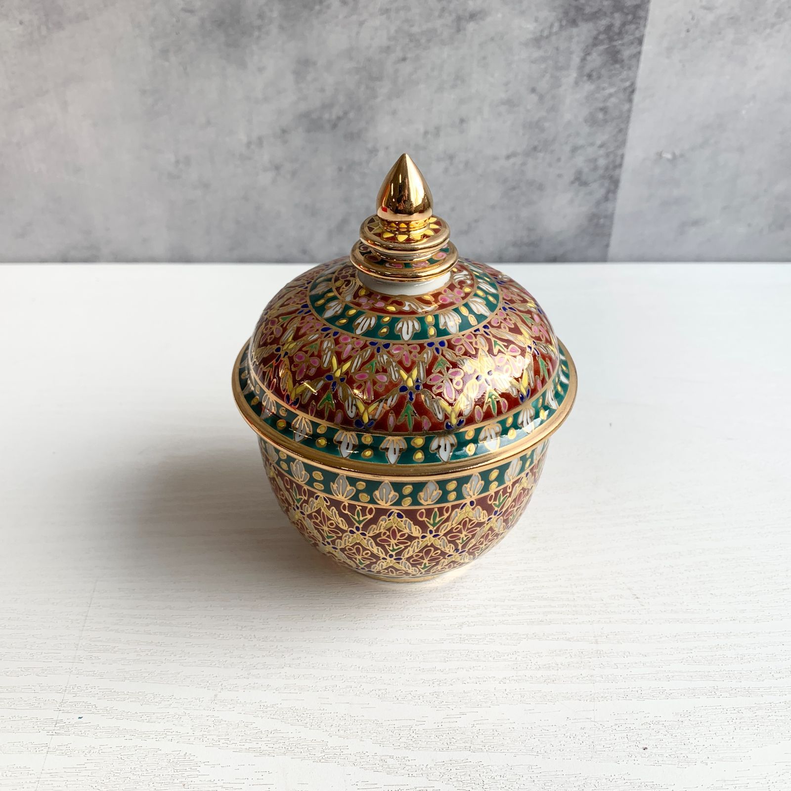 ベンジャロン焼 J Town serviced Apartments タイ 小壺 陶器 小物 柄