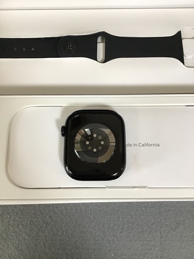 Apple Watch Series 10 GPS版 64 GB 46 mm ジェットブラックアルミニウムとブラックスポーツバンド S M