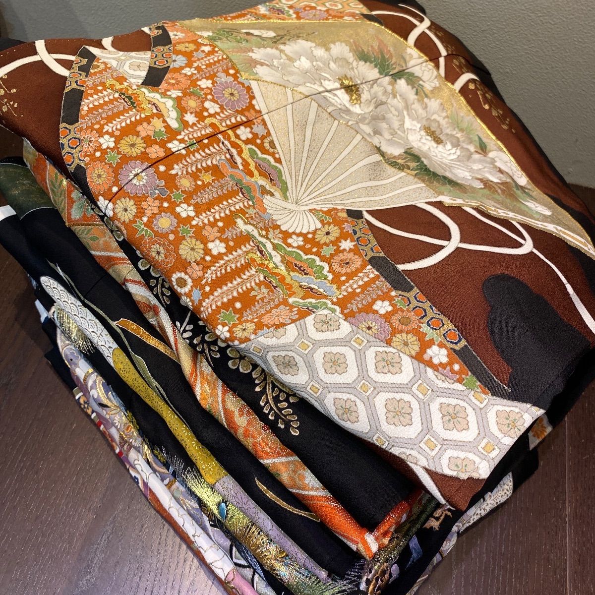 まとめ売り】正絹留袖10枚 リメイク素材 ハンドメイド向け - メルカリ