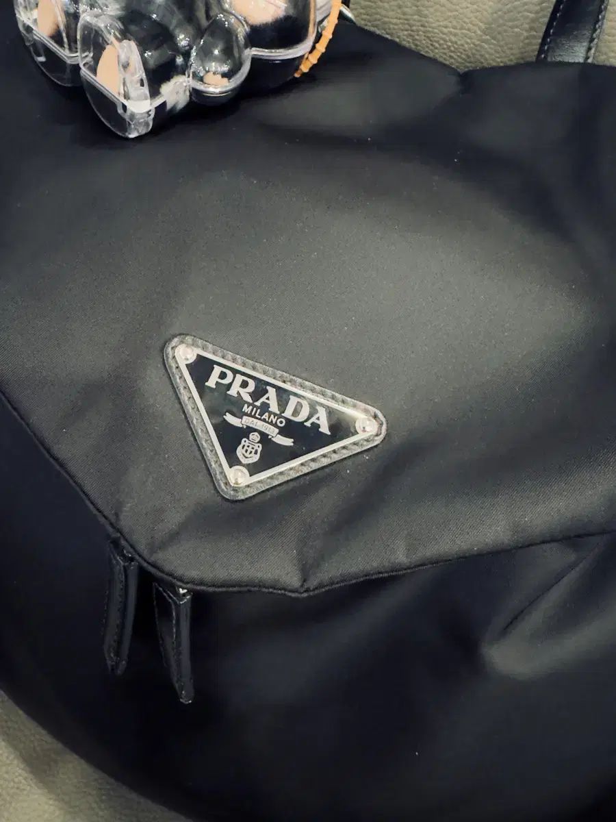 プラダ ナイロン