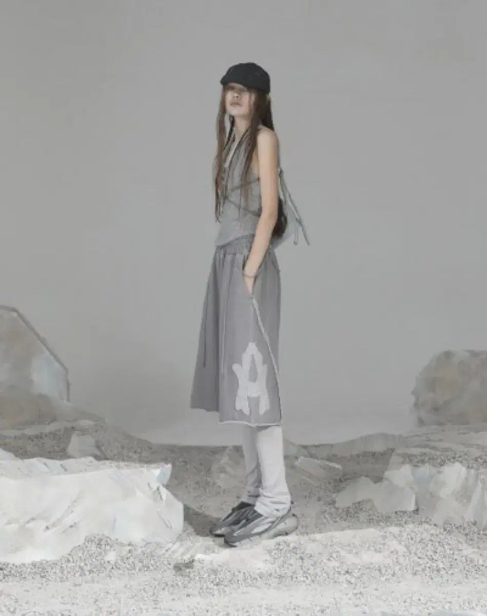 オホス OJOS Rough Cut Half Pants Grey