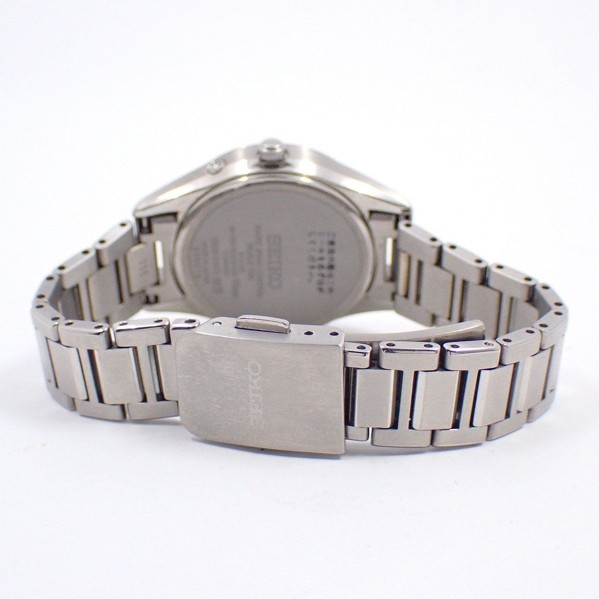 SEIKO セイコー エクセリーヌ ソーラー電波 レディース 腕時計 チタン