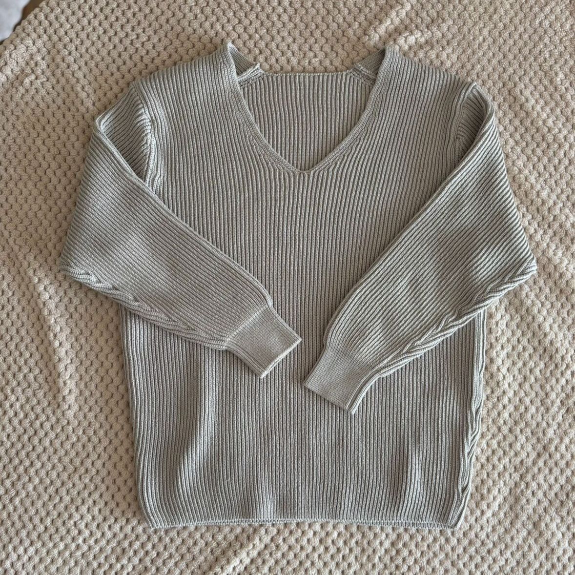 【美品】ミューズ ドゥーズィエム クラス Vネックプルオーバー リブニット 美品/定価3.3万】MUSE ドゥーズィエムクラス Code Lily Vネックプル