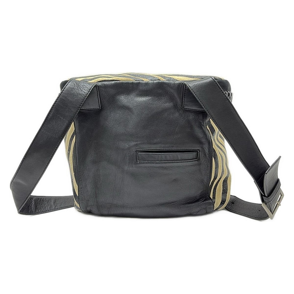 kawa-kawa(カワカワ) ショルダーバッグ - 黒×ベージュ レザー - メルカリ