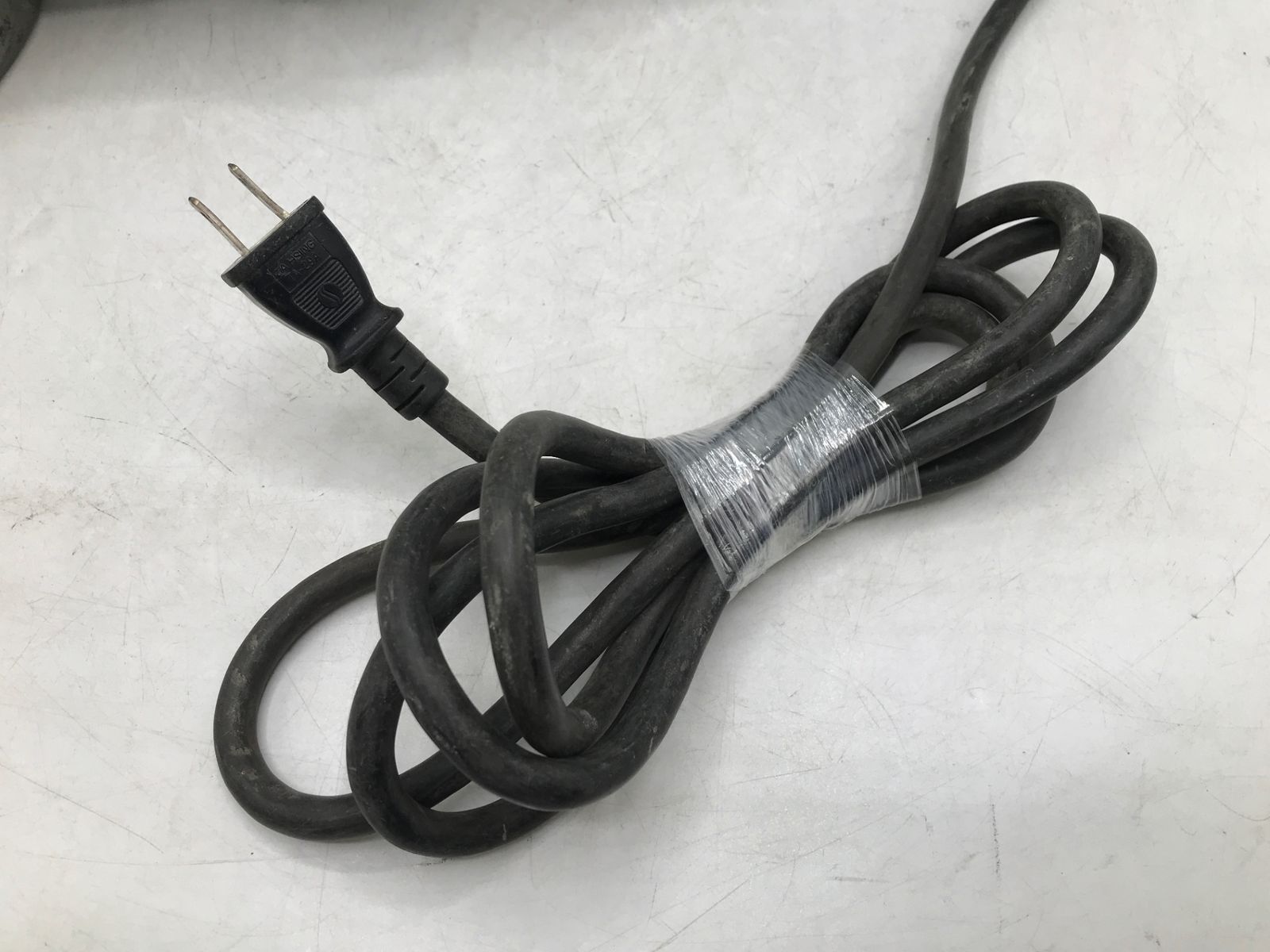  品 Makita マキタ 180 mm電子ディスクグラインダ GA 7011 C エコツー M 02 グラインダー 研磨機