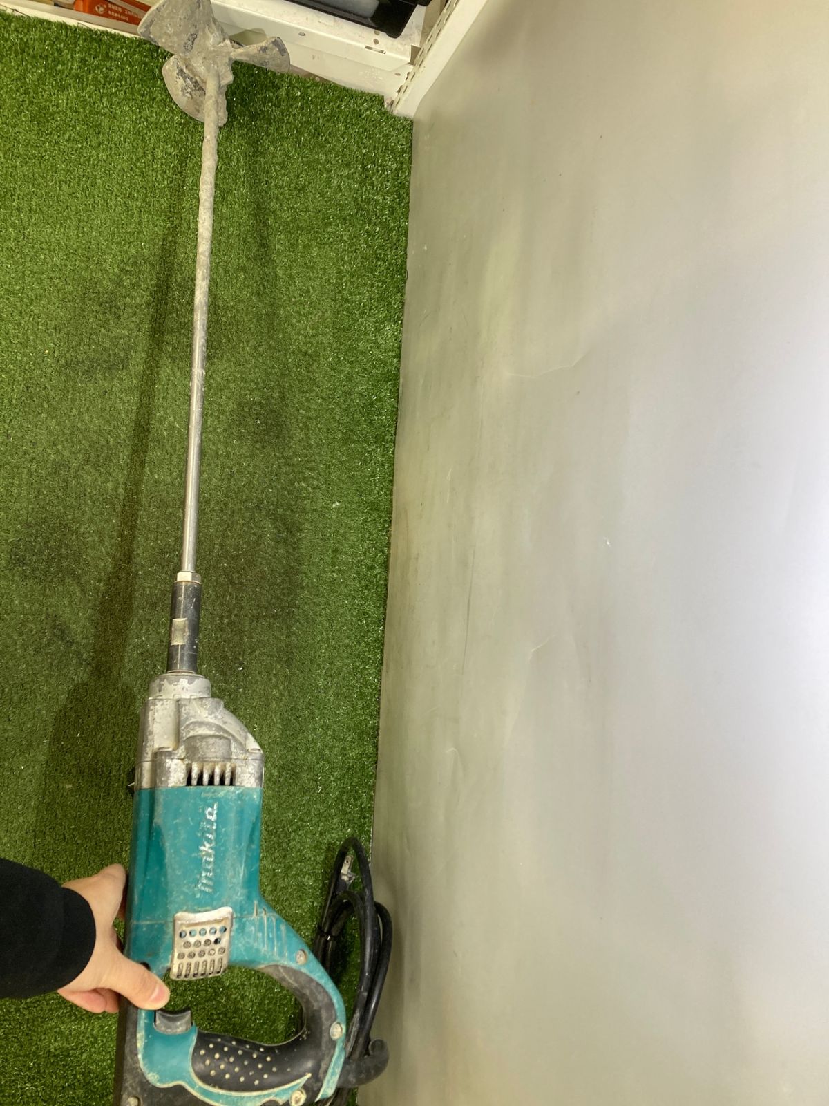 品 0921 makita マキタ カクハン機 UT 2204