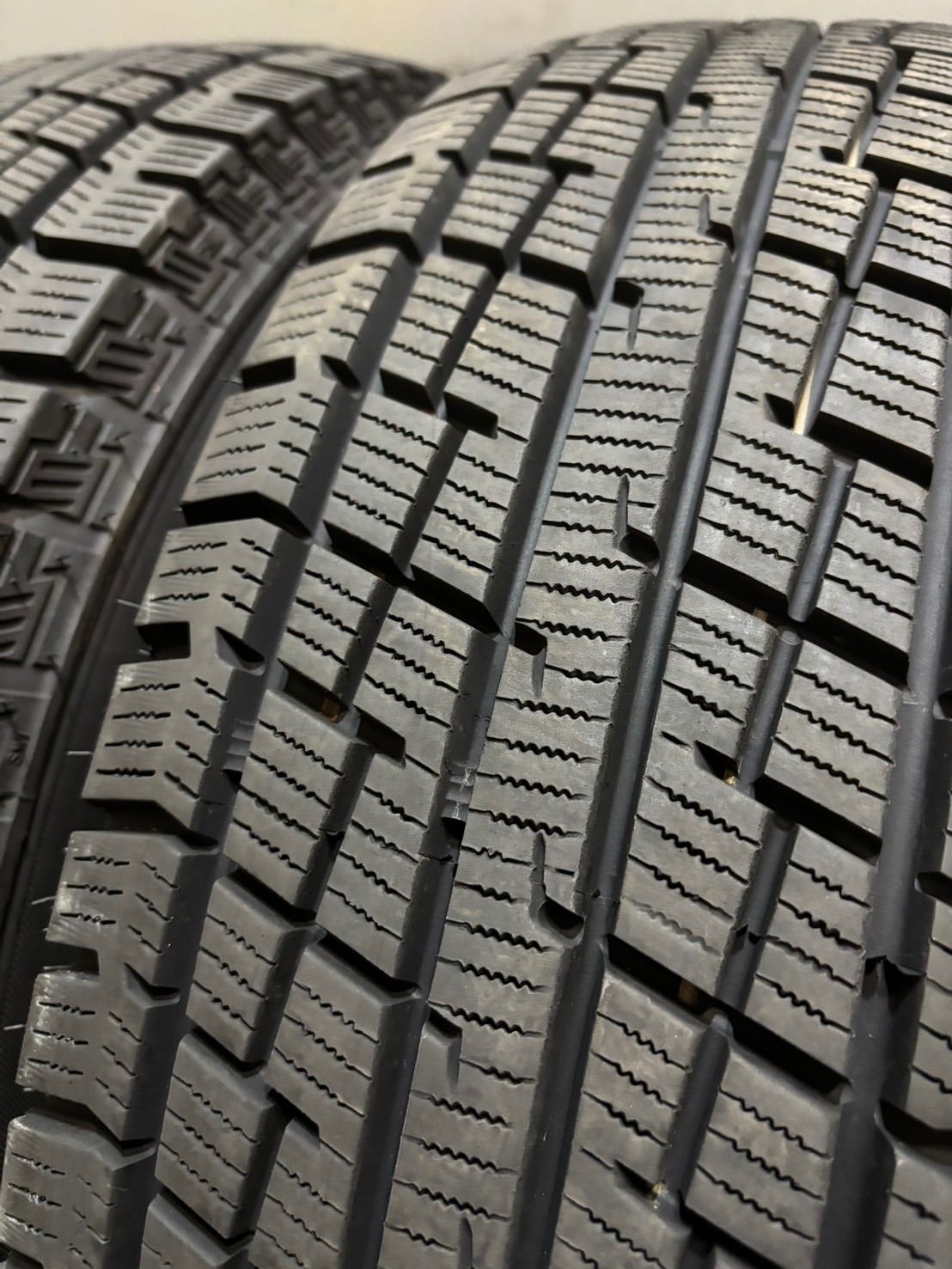 22年製 スタッドレス