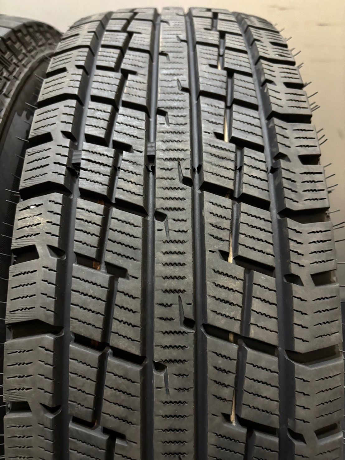 185 R 14 C 102 100 Q GRIPMAX GRIP ICE X SUV 22年製 スタッドレス 4本 ホワイトレター 3 K 934