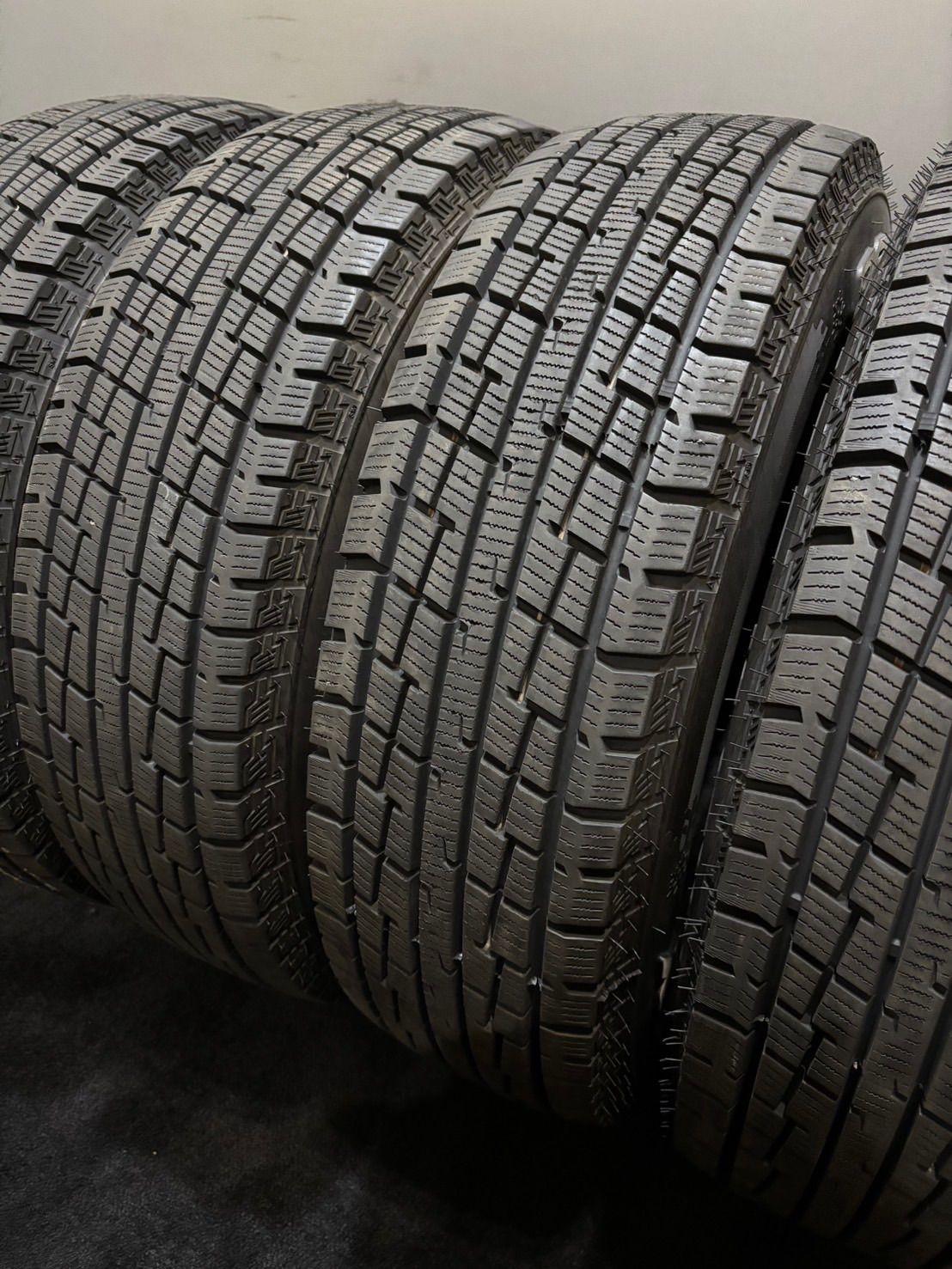 185 R 14 C 102 100 Q GRIPMAX GRIP ICE X SUV 22年製 スタッドレス 4本 ホワイトレター 3 K 934