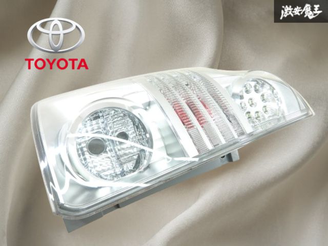 ☆割れ無し☆ トヨタ 純正 ZRR70 ヴォクシー LED テールライト