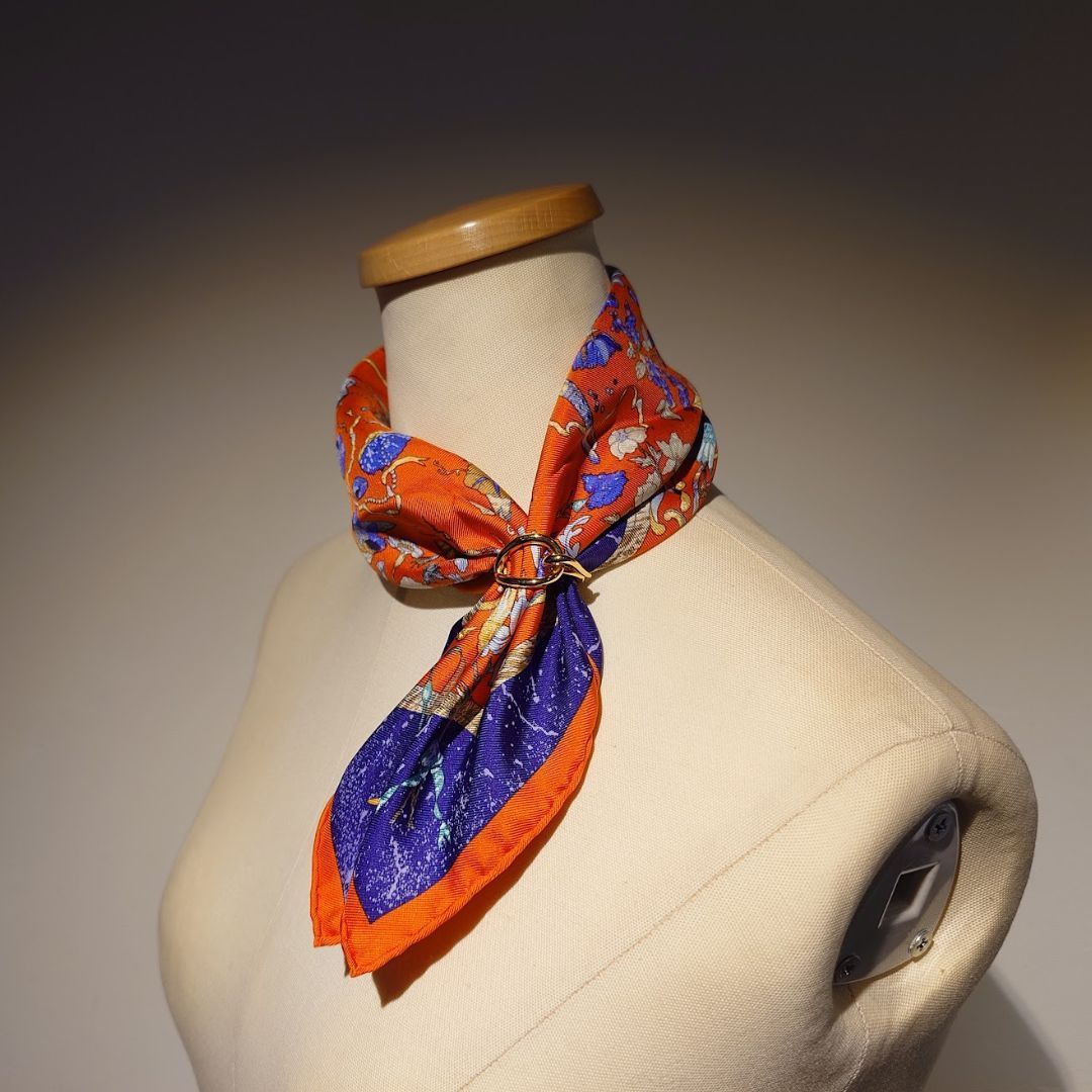 HERMES エルメス シルク ミニ スカーフ カレ45 東洋の石と西洋の石細工