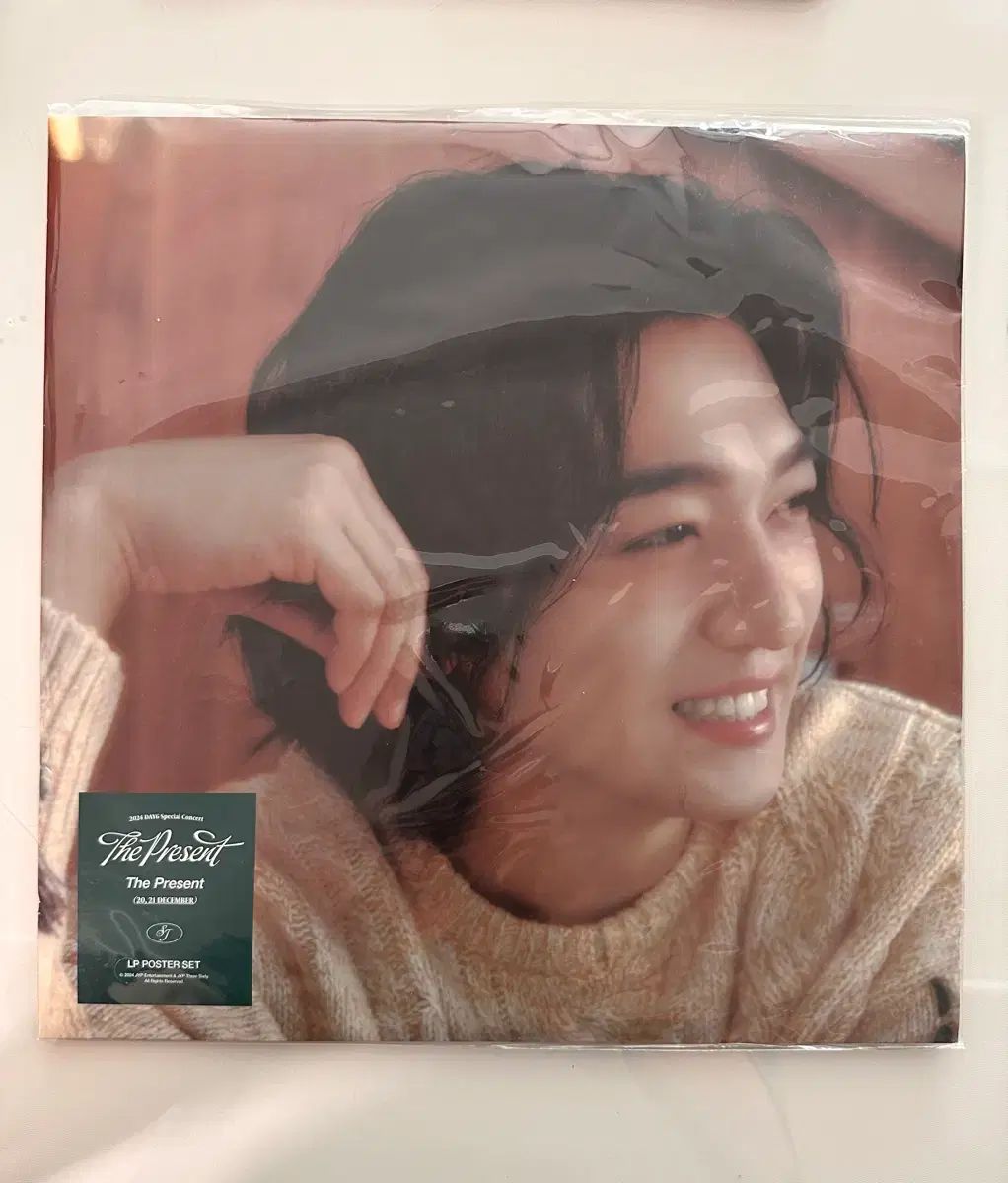 DAY6 The Present LP ポスター セット ソンジン - メルカリ