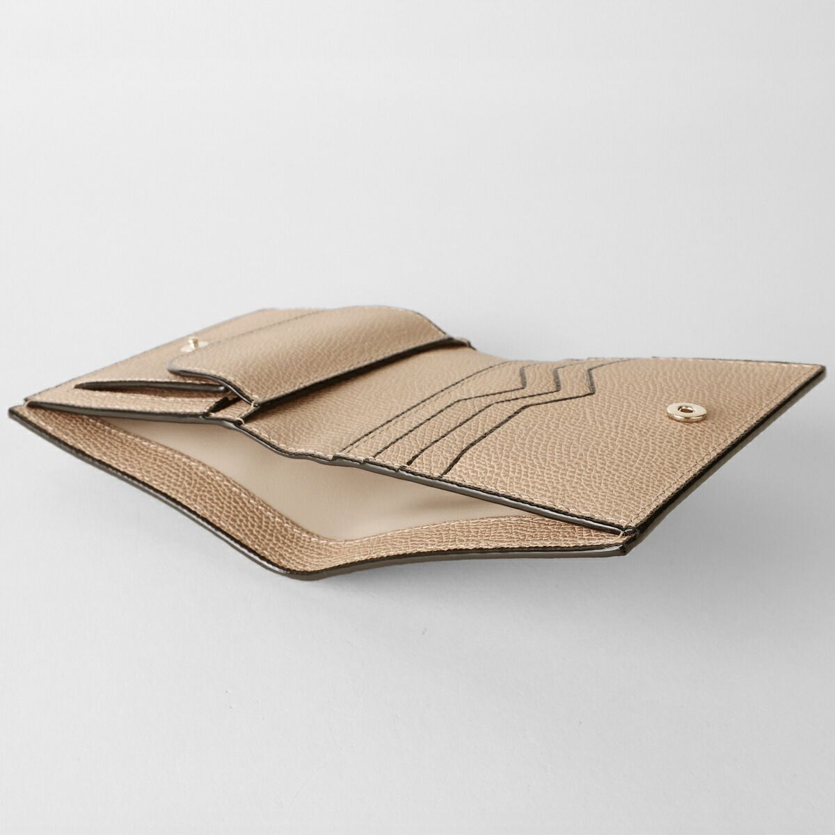 新品 ヴァレクストラ Valextra 2つ折り財布 ベージュカシミア - メルカリ