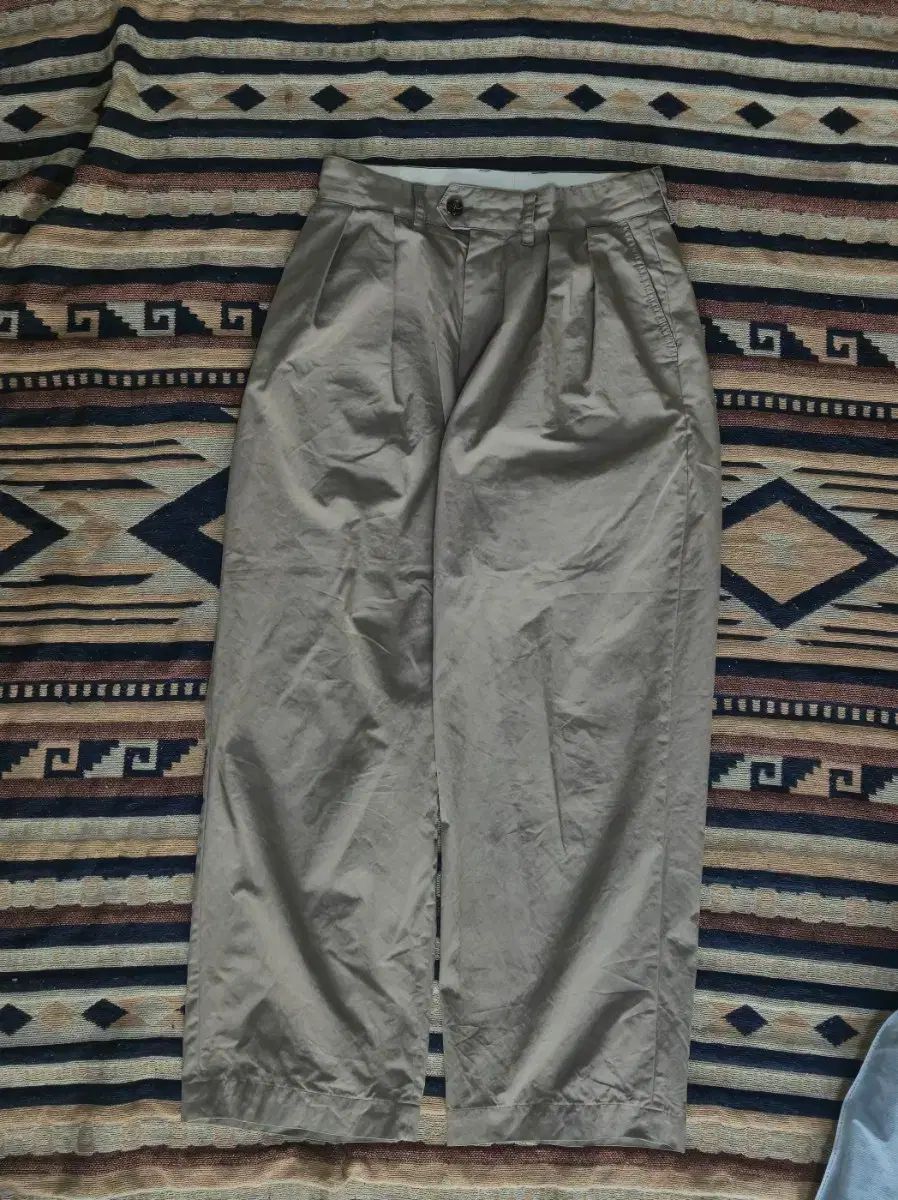 2 ROUGH SIDE ツータック パンツ マッド