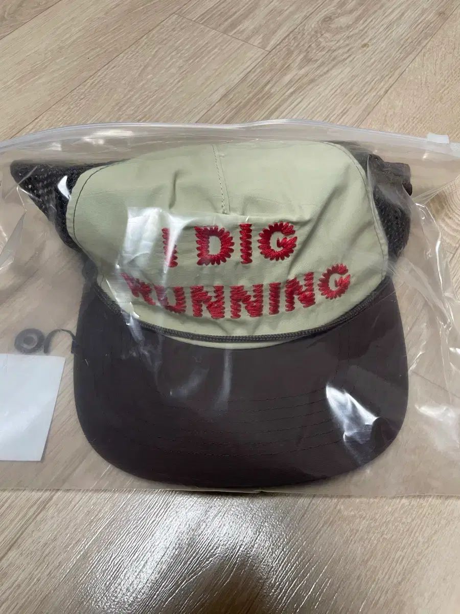 アレックス ジョーノ I DIG RUNNING トラッカーキャップ
