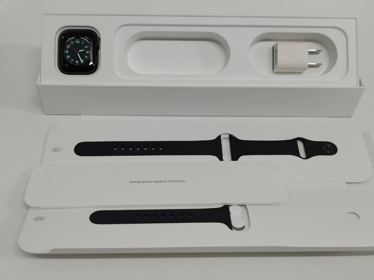 Apple Watch Series 5 GPS 40 mm A 2092 スペースグレー MWV 82 J 2