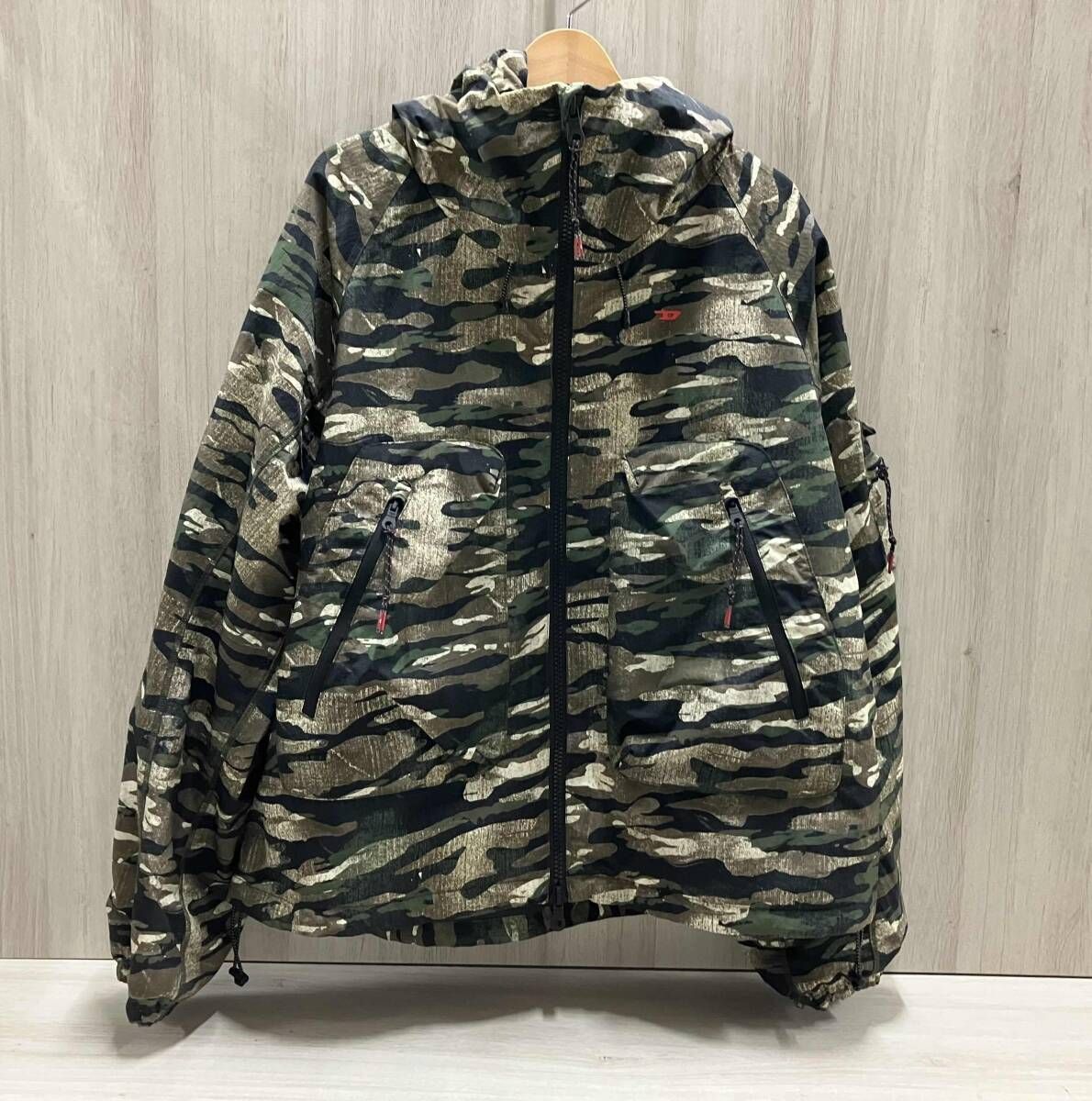 DIESEL マウンテンパーカー Mサイズ 迷彩柄 ディーゼル - メルカリ