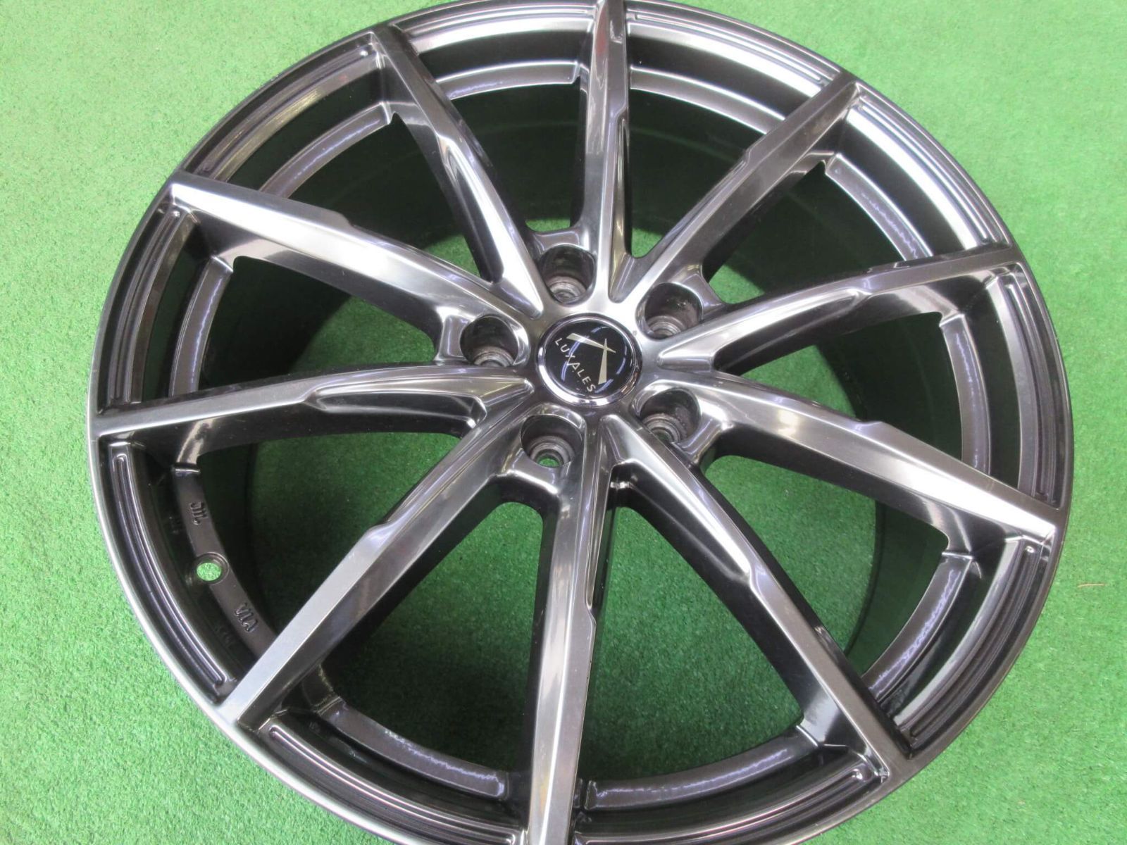 エクストレイル系 ホイール ラグザレス ＰＷ Ｘ２ 8 J 19 5 H 114 3 48 チタニウムグレー