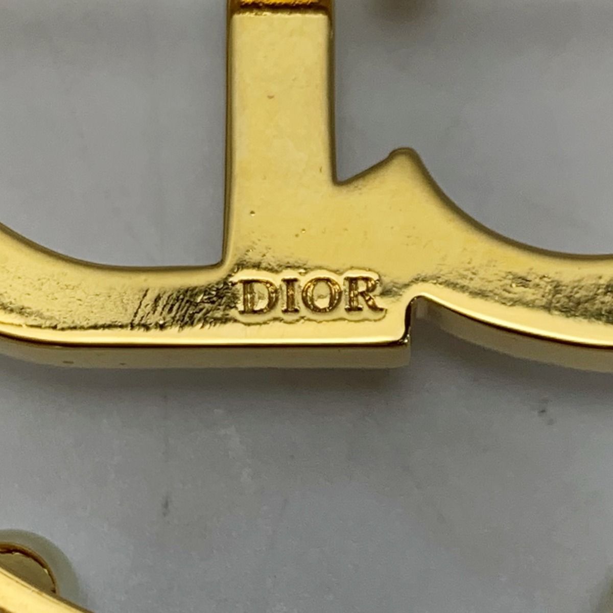 美品✨️クリスチャンディオール●ブローチ●CDロゴ●ゴールド クリスチャンディオール ロゴ ブローチ ディオール ゴールド 金色