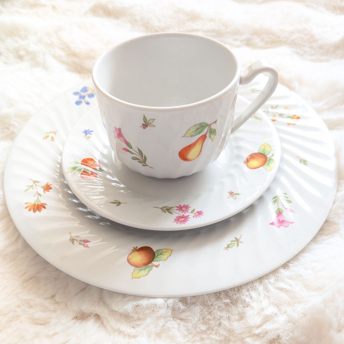 コーヒーカップ-ソーサー-ケーキ皿トリプルセット トニャーナ