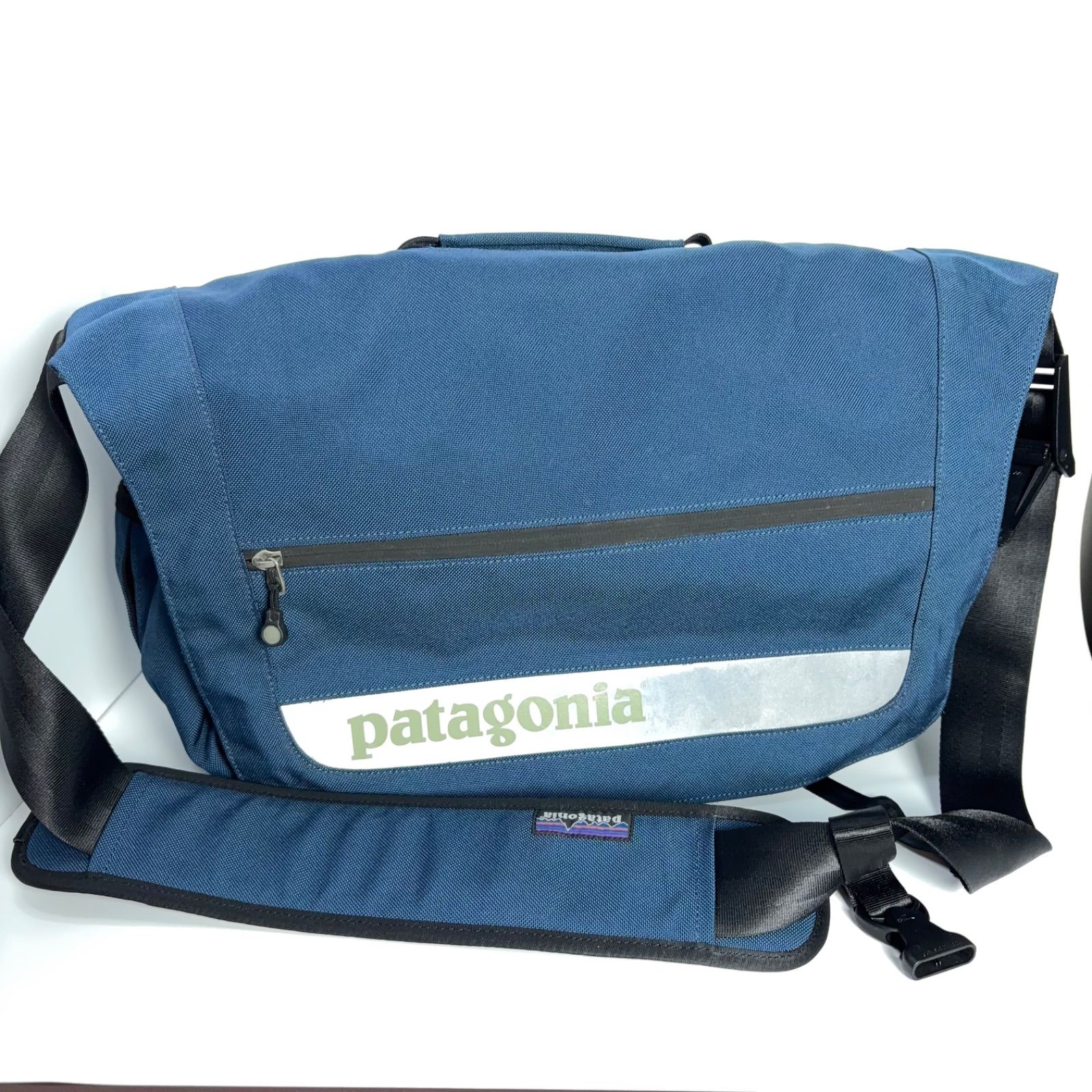 美品 patagonia パタゴニア ハーフマス ナイロン メッセンジャーバッグ