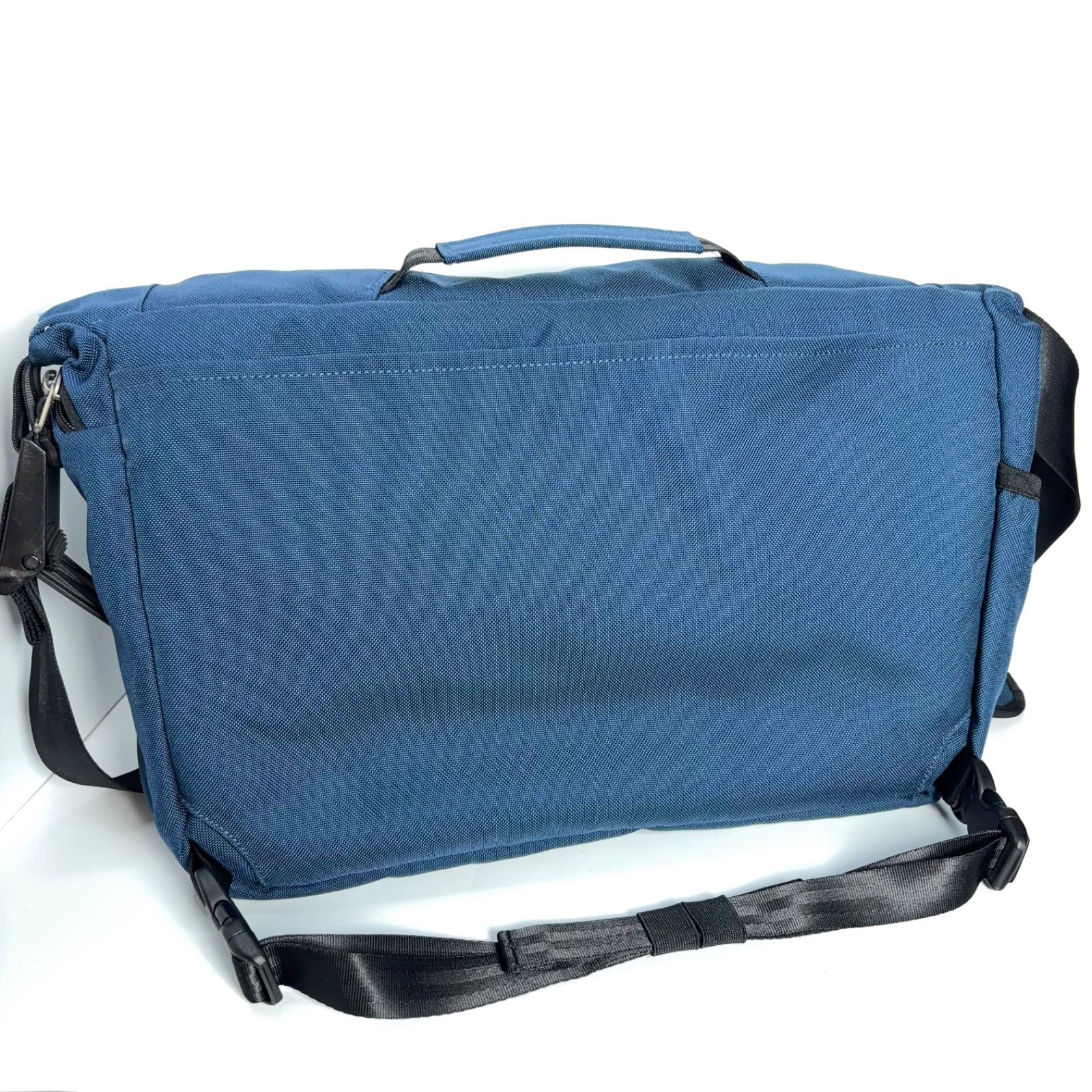 美品 patagonia パタゴニア ハーフマス ナイロン メッセンジャーバッグ