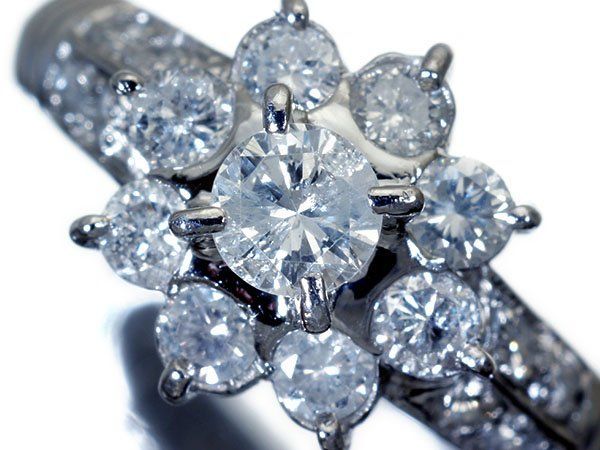 ジュエリー お洒落なフラワーデザイン輝く 良質天然ダイヤモンド1.00 ct 900リング h 8066 km