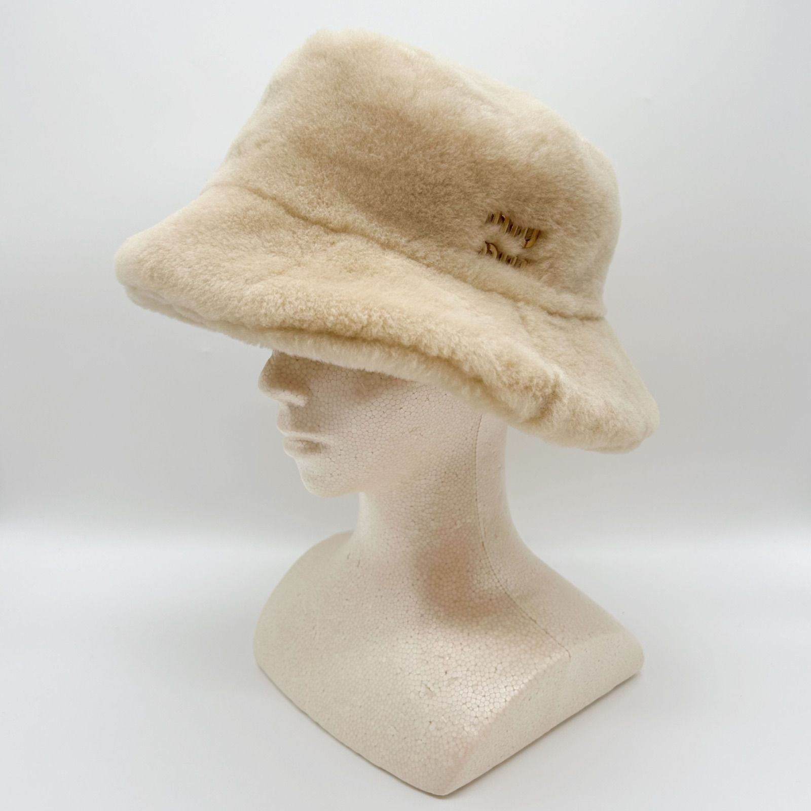 MIUMIU ミュウミュウ バケットハット M ボア ロゴ ベージュ 5HC196