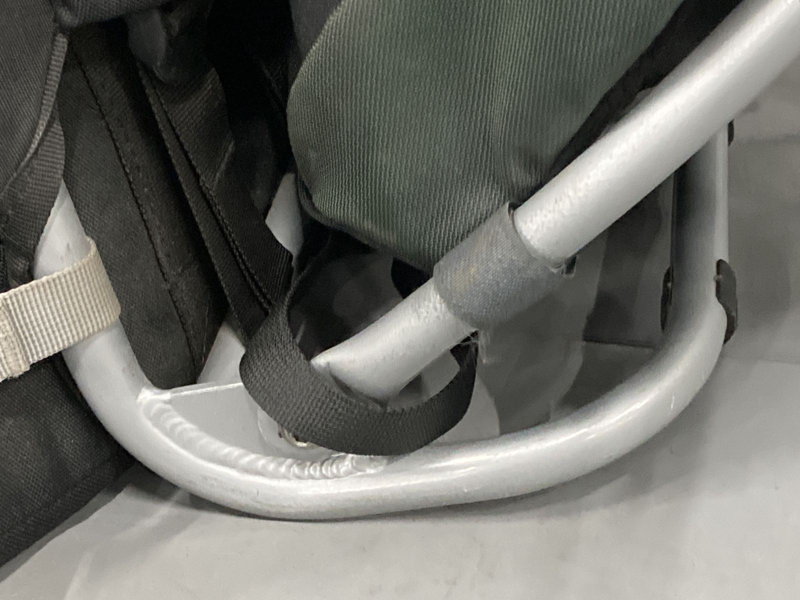  deuter ドイター Kid Comfort III キッドコンフォート3 ベビーキャリア 登山用 背負子 抱っこひも ハイキング 旅行 アウトドア 安全ベルト付 通気性良好 収納ポケット多数 乗り心地快適 調整機能付 動作 不要 ベビー用品 その他 抱っこひも スリング