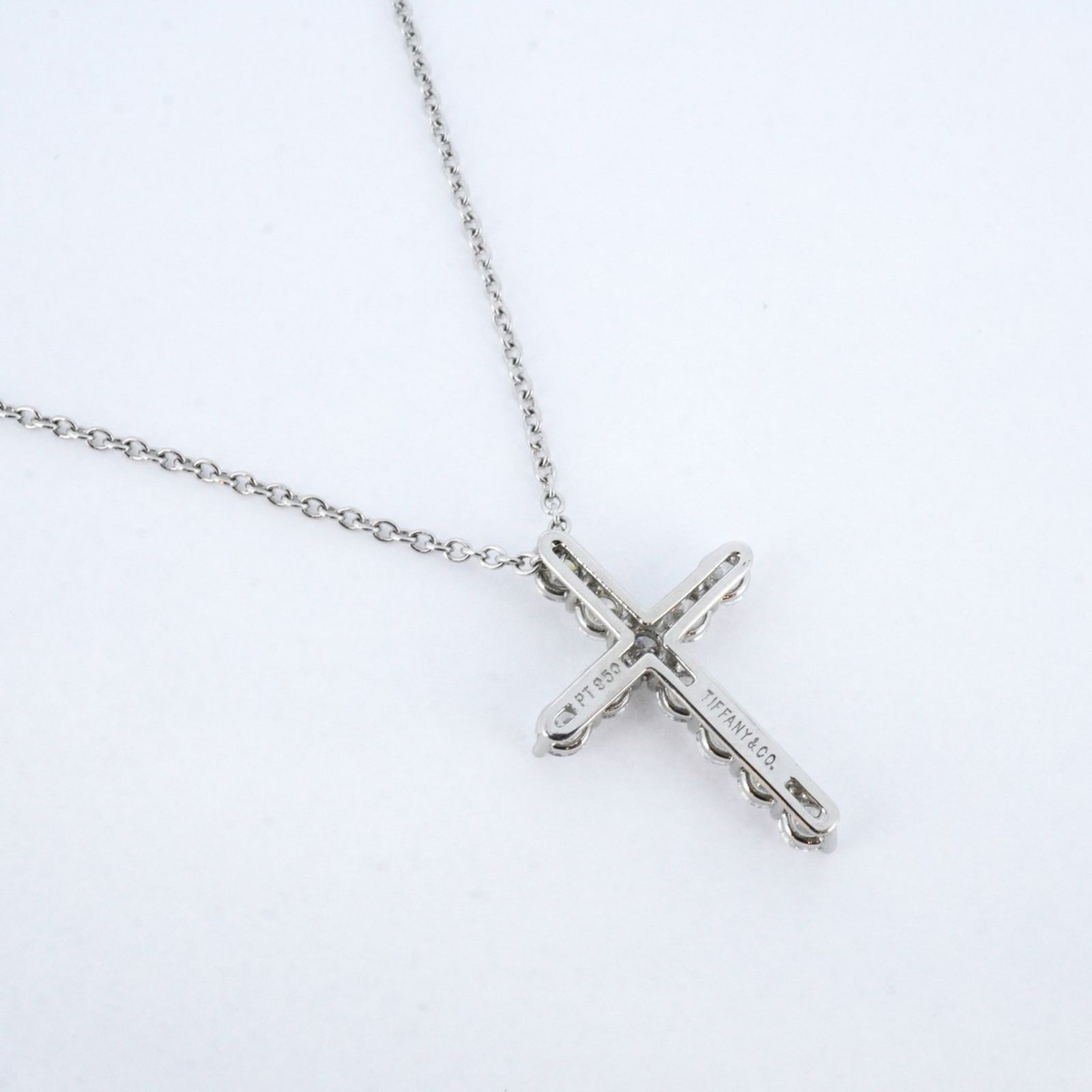 美品　ティファニー　ネックレス　クロス　ダイヤモンド　s スモール　プラチナ ティファニー(Tiffany) ティファニー ネックレス スモールクロス 11PD