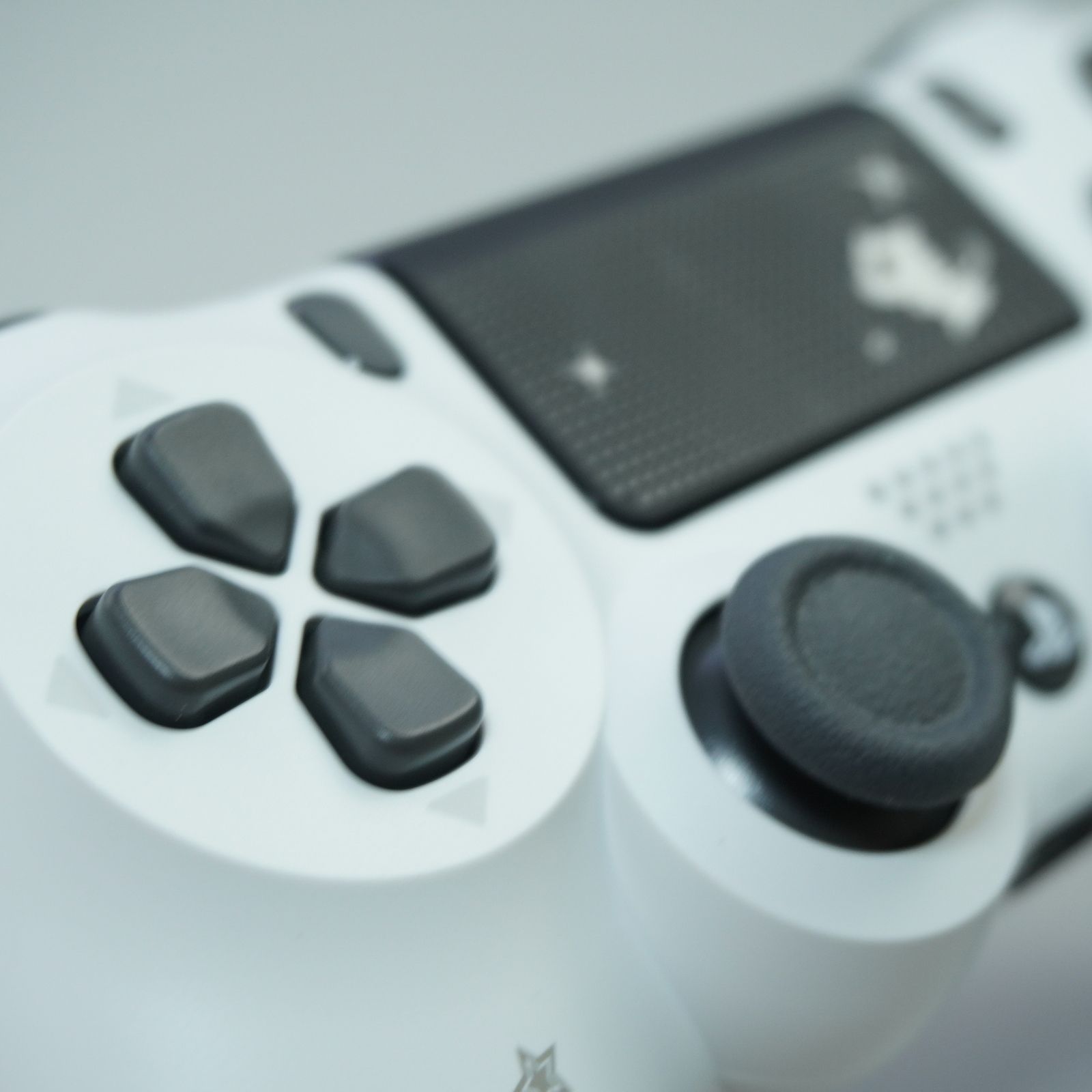 4 コントローラー