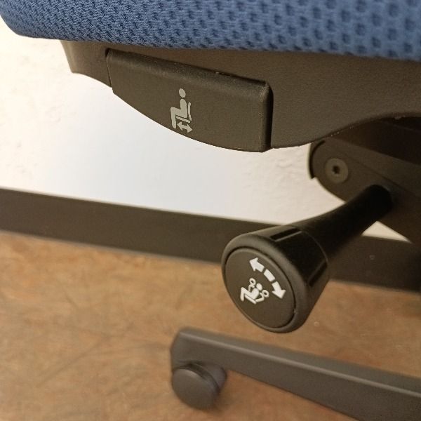 ミディアムブルー