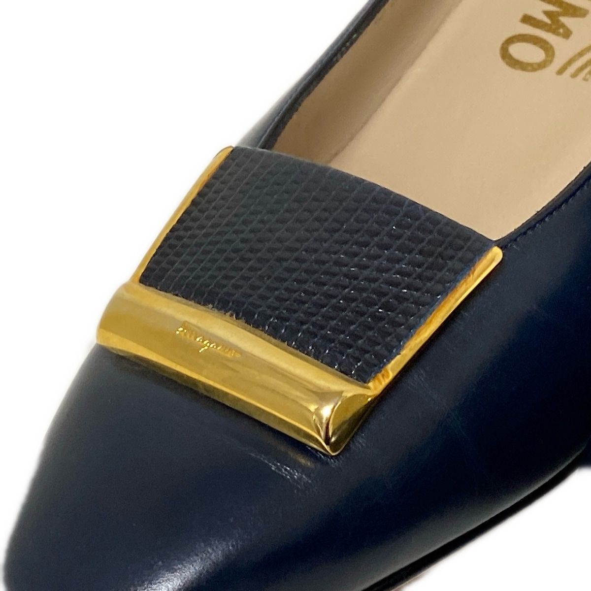 ダークネイビー