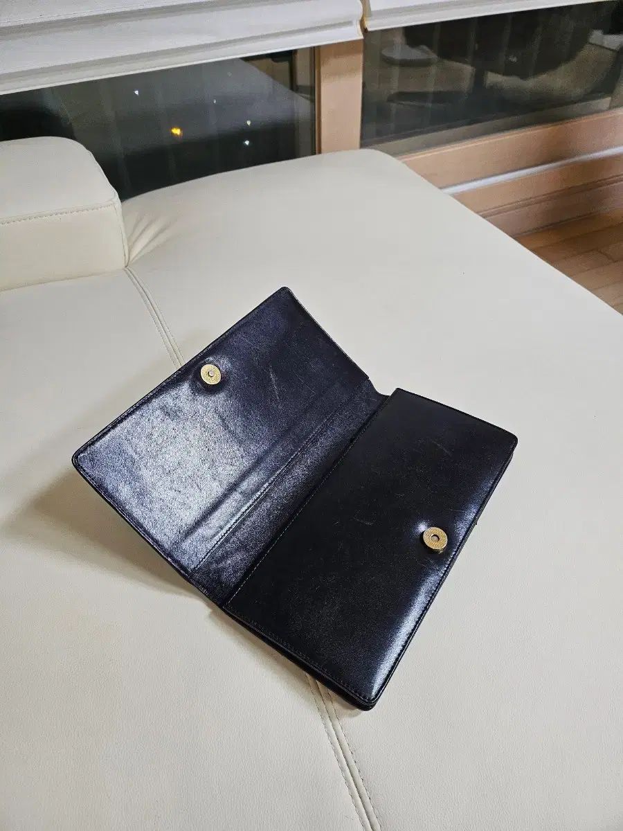 ジバンシィ ブラック クラッチバッグ