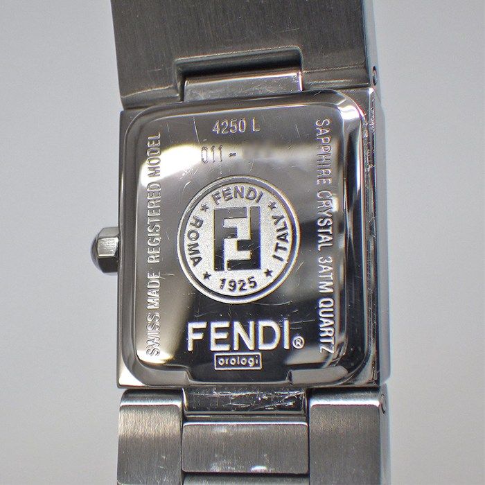 m*y様 FENDI クォーツ 腕時計 ピラミッド フェンディ FENDI 腕時計 ピラミッド バングルウォッチ 4250L スクエア