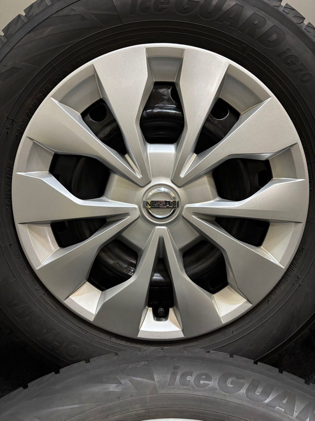 195 65 R 15 ice GUARD iG 70 21年製 日産 C 27 セレナ スチール 15インチ 5 J 45 114 3 H スタッドレス 4本 南2 K 940