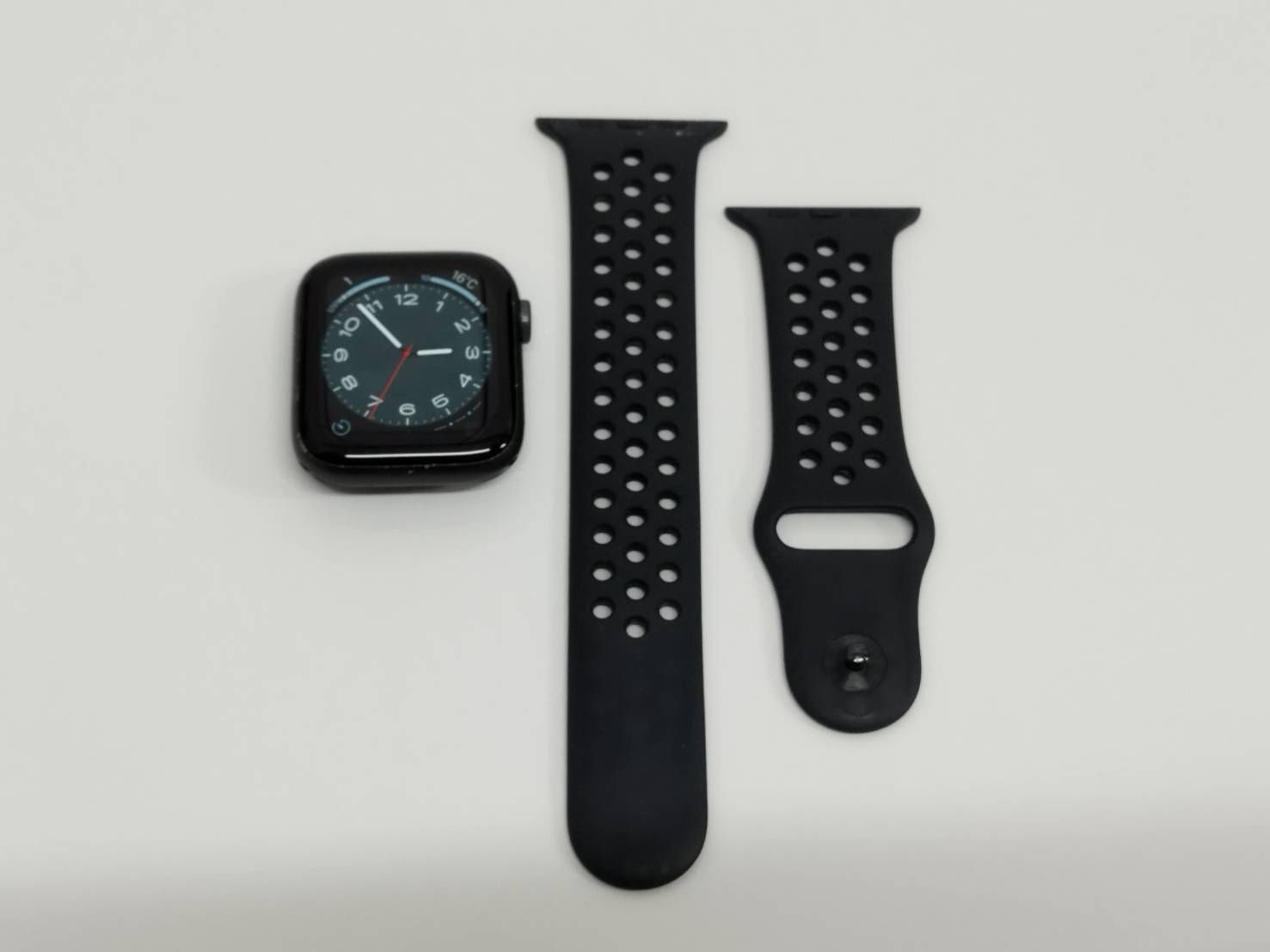 Apple Watch Series 5 GPS 44 mm A 2093 スペースグレー MWT 52 J