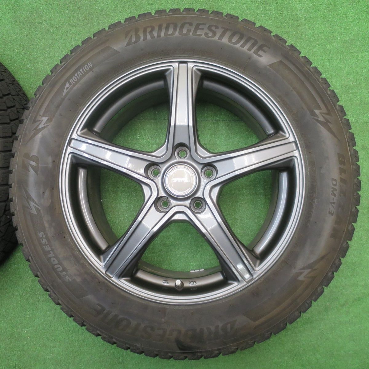 バリ溝 22年 キレイ 9分 スタッドレス 225 60 R 17 ブリヂストン ブリザック DM V 3 TOPRUN トップラン 17インチ PCD 114 5 H ス