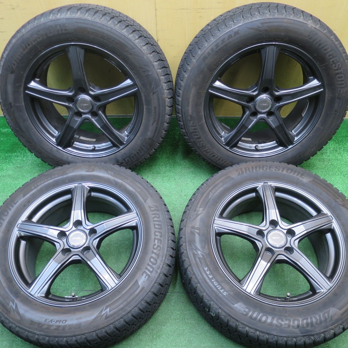 バリ溝 22年 キレイ 9分 スタッドレス 225 60 R 17 ブリヂストン ブリザック DM V 3 TOPRUN トップラン 17インチ PCD 114 5 H ス