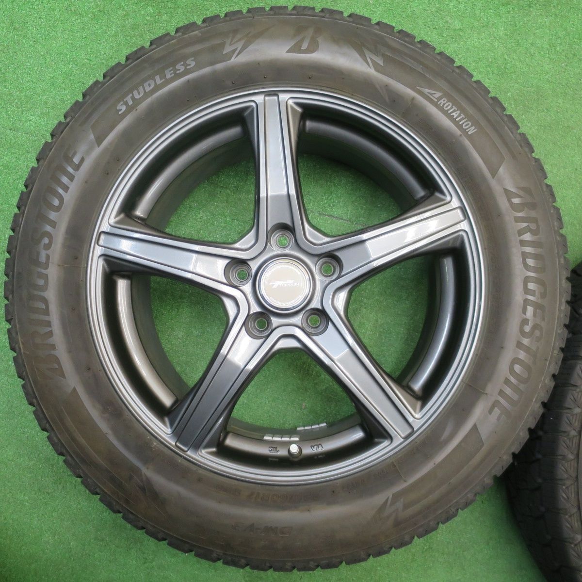  バリ溝 22年 キレイ 9分 スタッドレス 225 60 R 17 ブリヂストン ブリザック DM V 3 TOPRUN トップラン 17インチ PCD 114 5 H ス 17インチ タイヤ ホイールセット